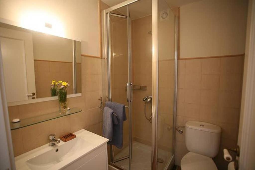 2 Habit, Sala, Terraza, Jardin, Parking Gratis Apartment